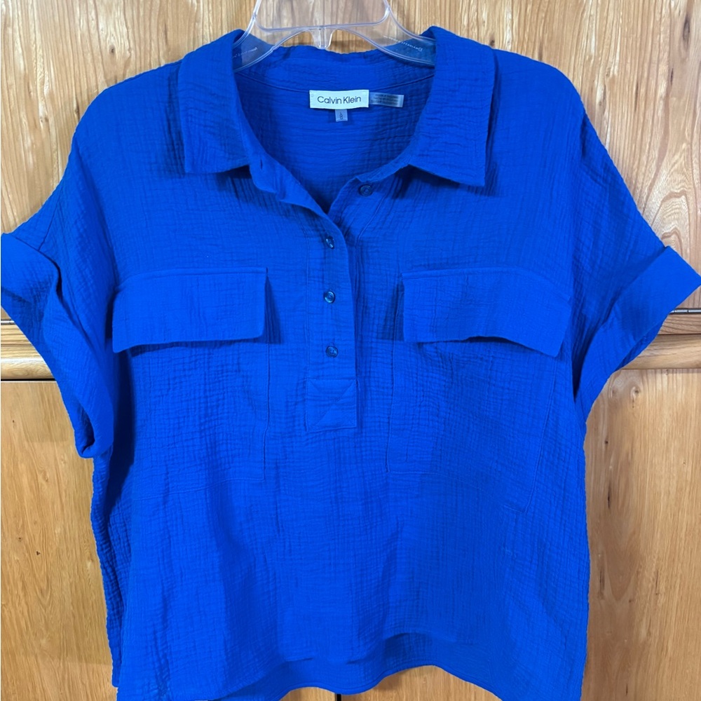 Calvin Klein Women's Vibrant Blue Crinkle Cotton Button-Down Blouse